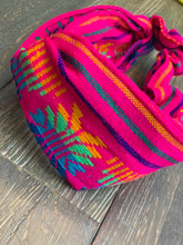 Load image into Gallery viewer, Turban Cambaya Headband - Aztec Pink
